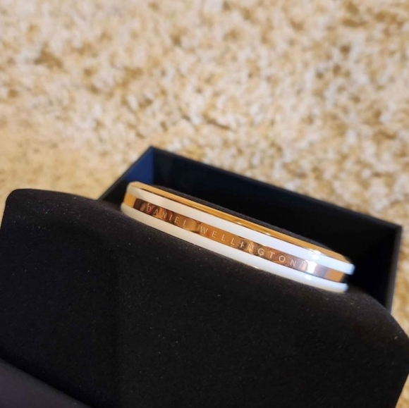 Daniel Wellington Emalie Bracelet size medium - Picture 5 of 6